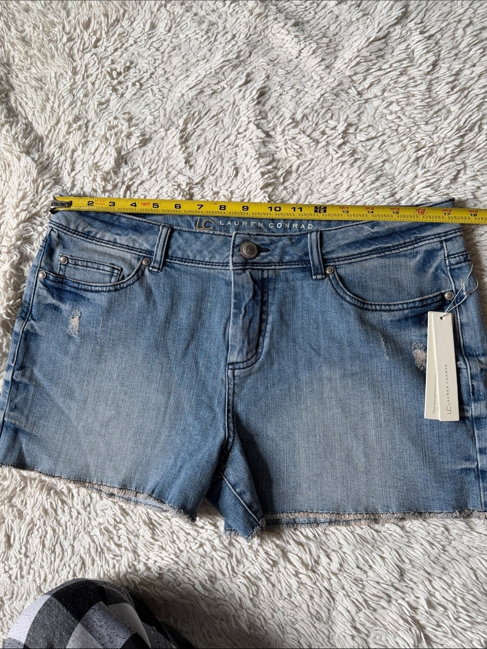 NWT LC Lauren Conrad Faded Blue Denim Cutoff Shorts size 14 - Picture 3 of 10